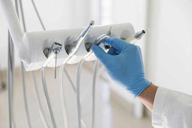 Professional Emergency Dentist technician working in London, OH